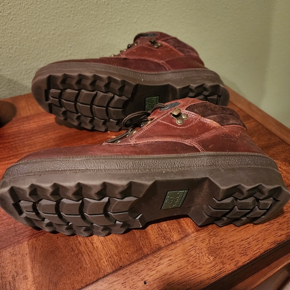 Women's Timberland Leather Boots EUC - Picture 3 of 4